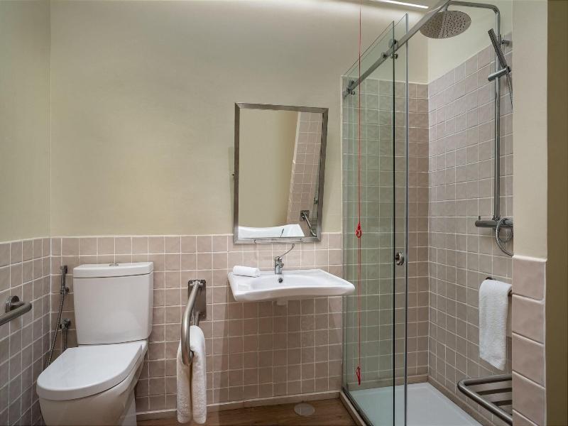 Protea Hotel Luanda image