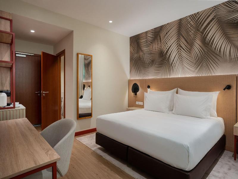 Protea Hotel Luanda image