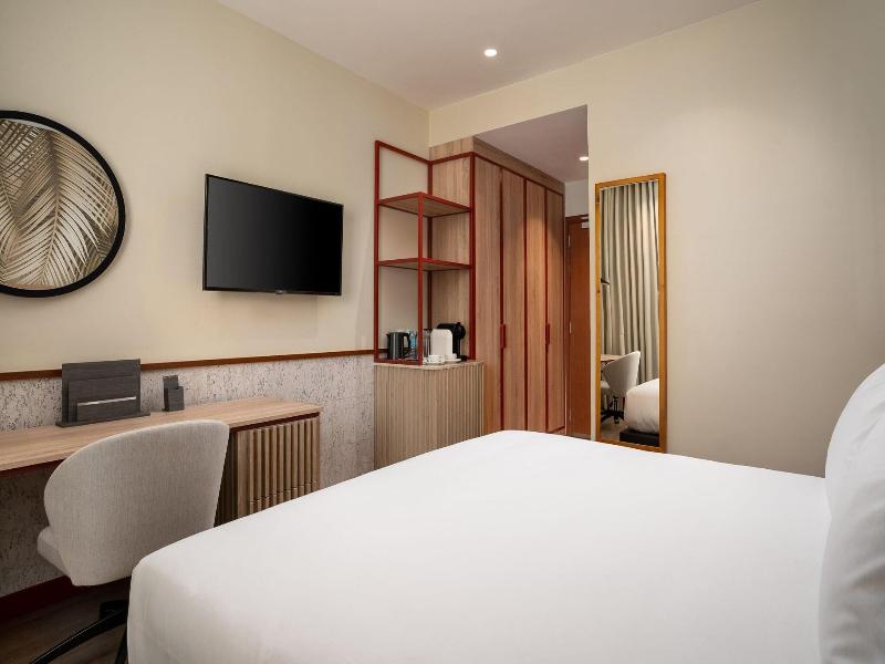 Protea Hotel Luanda image