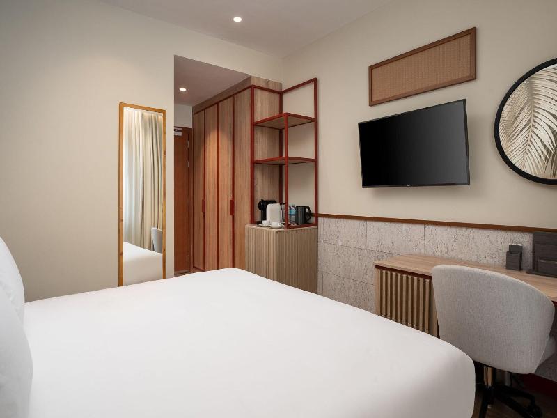 Protea Hotel Luanda image