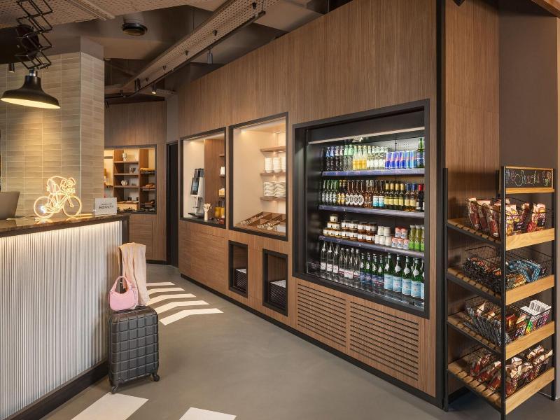 Moxy Paris Clamart image