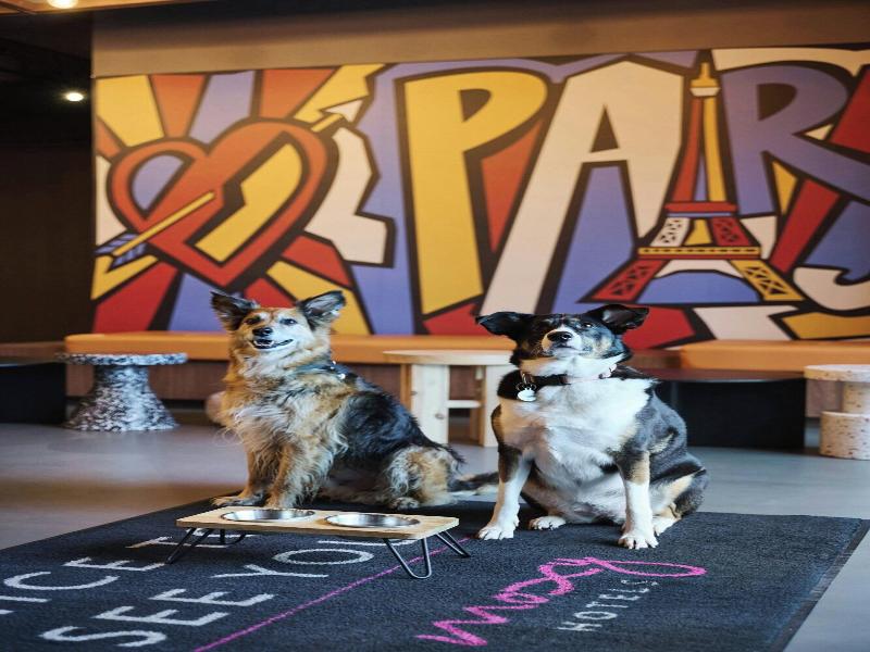 Moxy Paris Clamart image