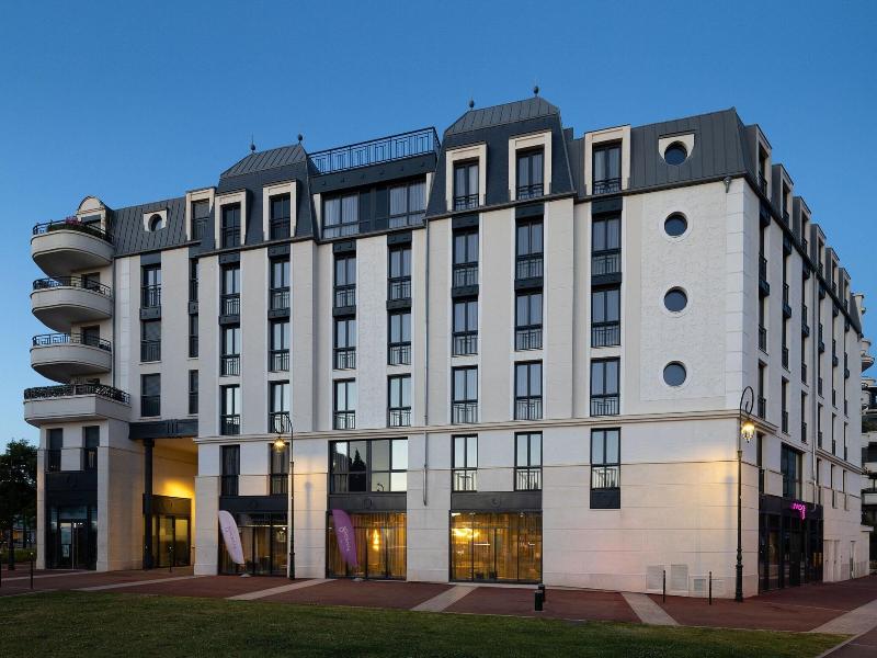 Moxy Paris Clamart image