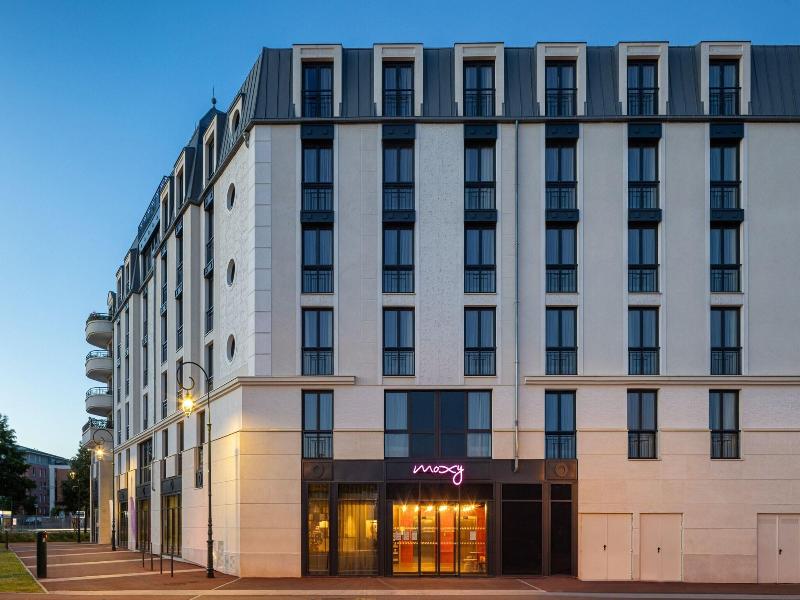 Moxy Paris Clamart image