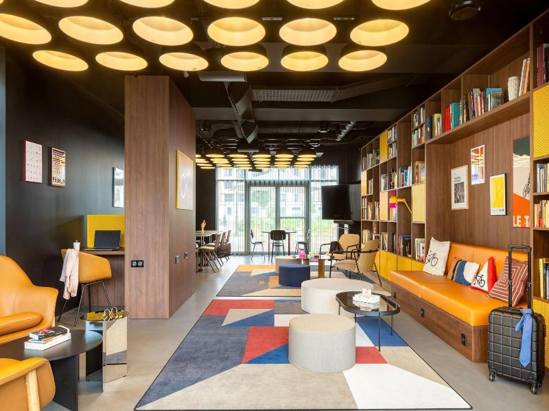 Moxy Paris Clamart image