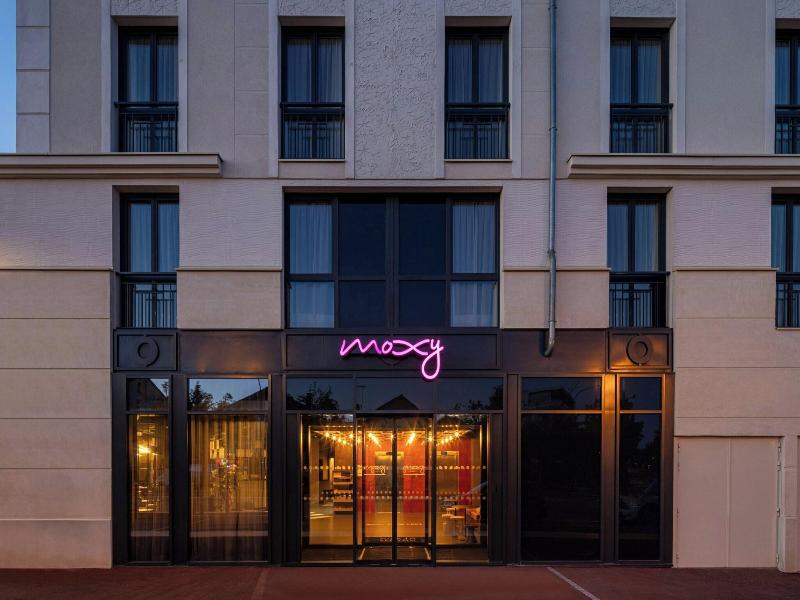 Moxy Paris Clamart image