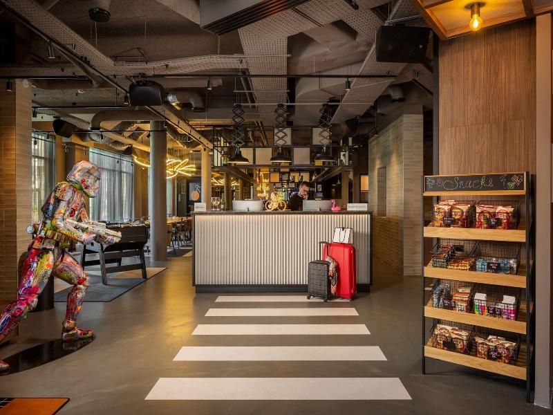 Moxy Paris Clamart image