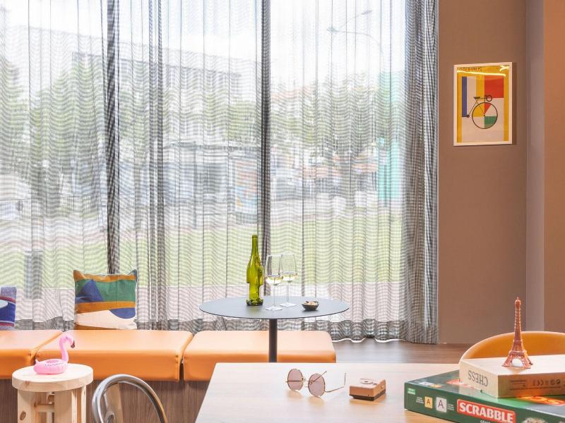 Moxy Paris Clamart image