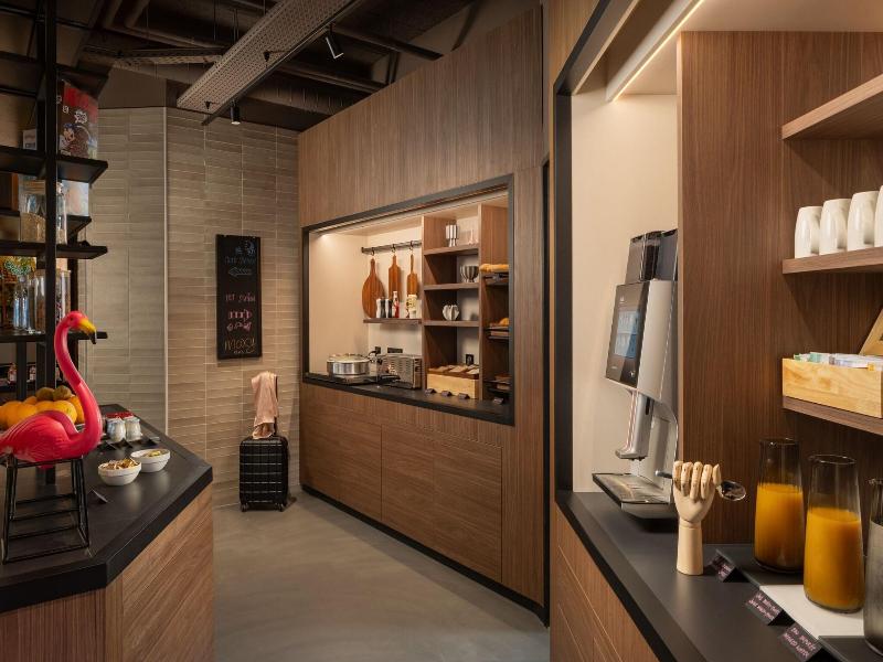 Moxy Paris Clamart image