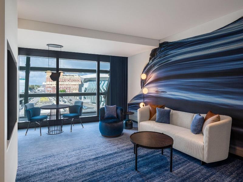 W Sydney image
