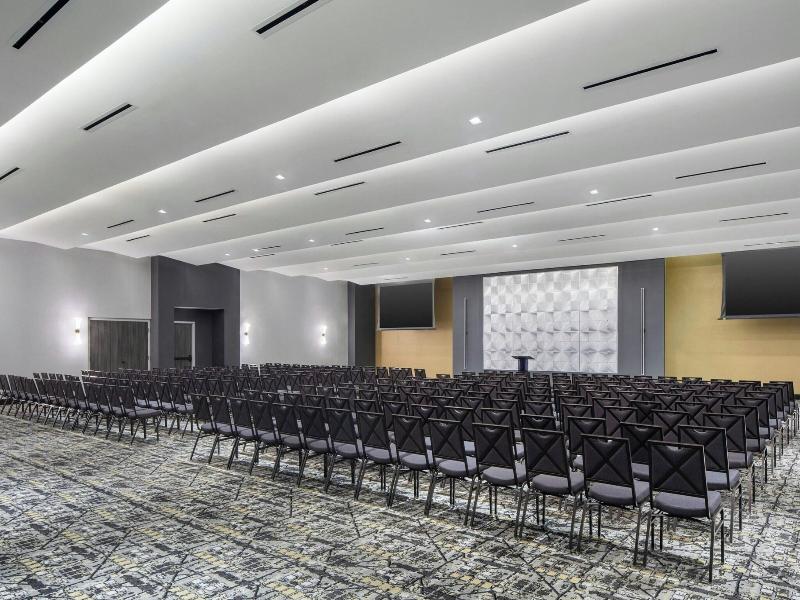 Renaissance Daytona Beach Oceanfront Hotel image