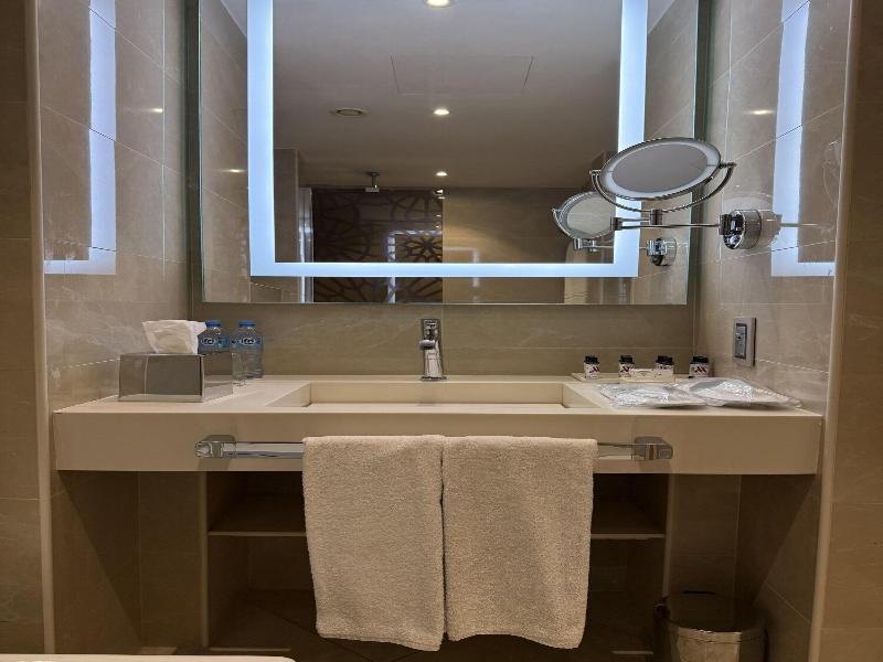 Algiers Marriott Hotel Bab Ezzouar image