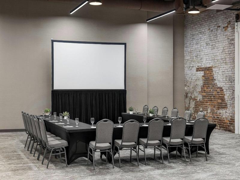 Aloft Wilmington At Coastline Center image
