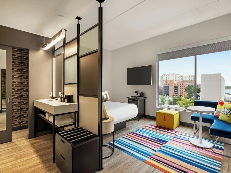 Aloft Wilmington At Coastline Center image