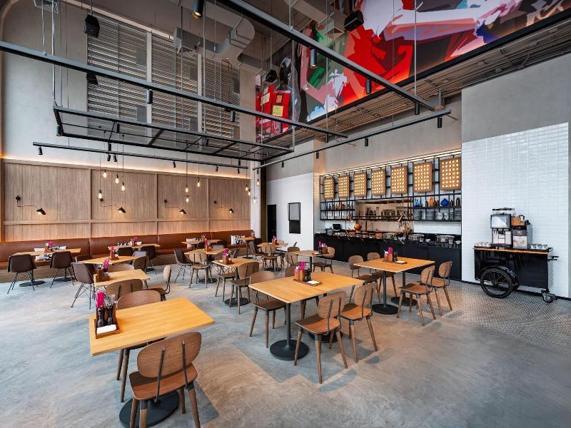 Moxy Bangkok Ratchaprasong image