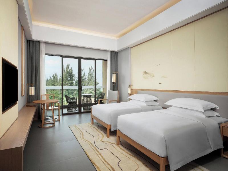 Sheraton Maoming Romantic Beach Resort image