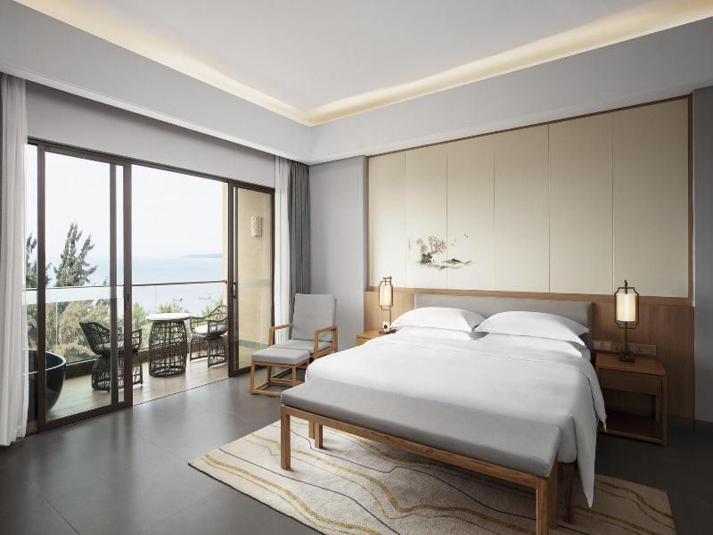Sheraton Maoming Romantic Beach Resort image