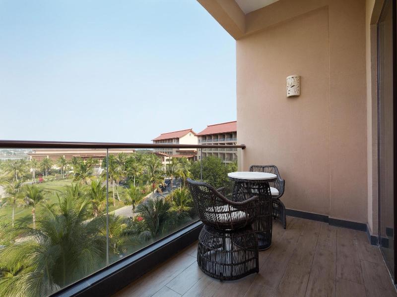 Sheraton Maoming Romantic Beach Resort image