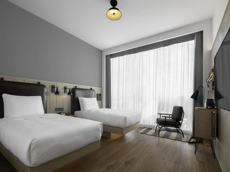 Moxy Nanjing Jiangning image