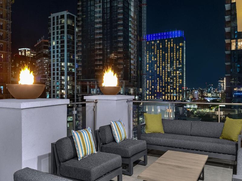 Fairfield Inn & Suites By Marriott Austin Downtown image