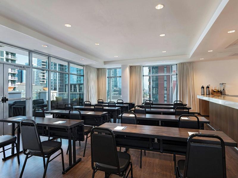 Fairfield Inn & Suites By Marriott Austin Downtown image