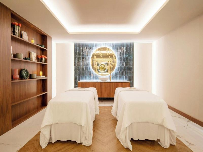 Renaissance Porto Lapa Hotel image