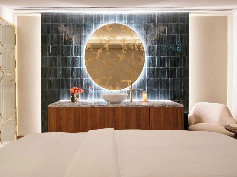 Renaissance Porto Lapa Hotel image