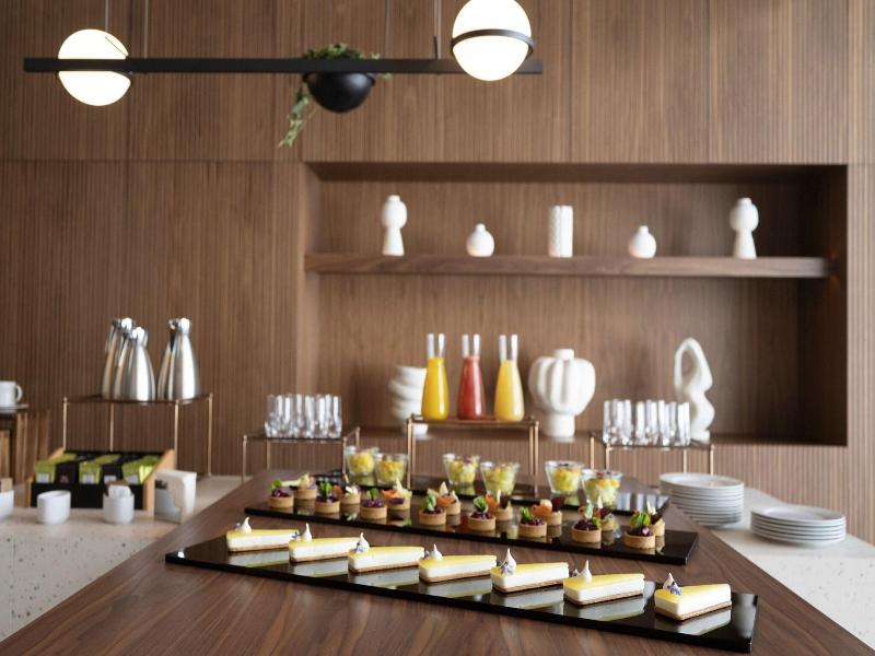 Renaissance Porto Lapa Hotel image