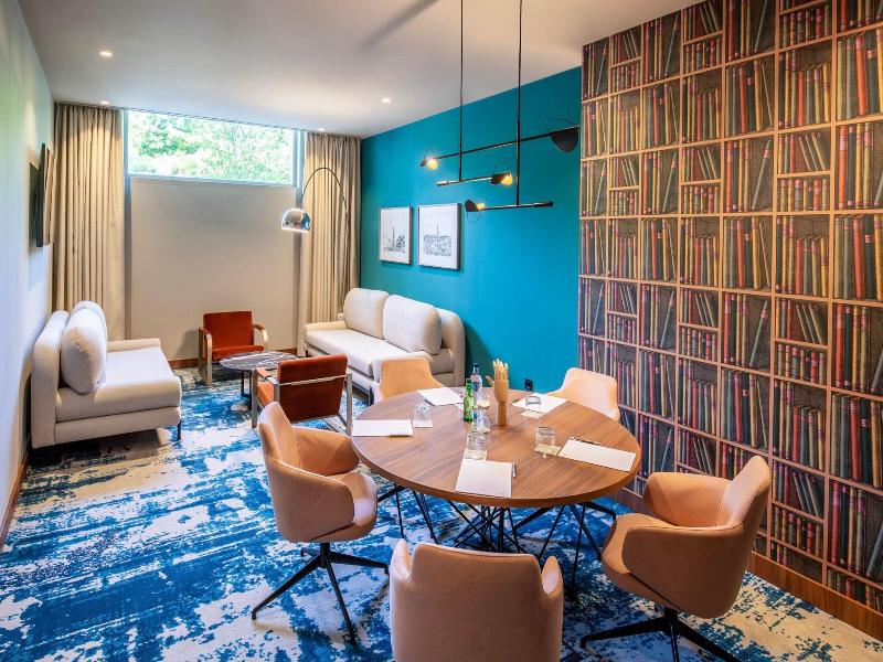 Renaissance Porto Lapa Hotel image