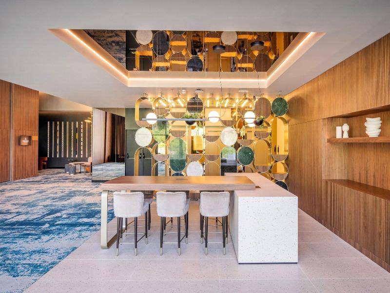 Renaissance Porto Lapa Hotel image