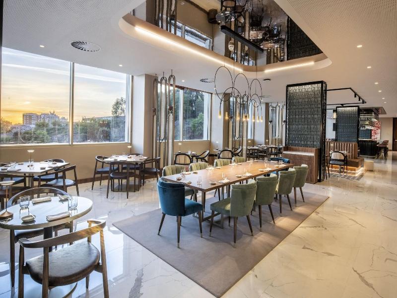 Renaissance Porto Lapa Hotel image