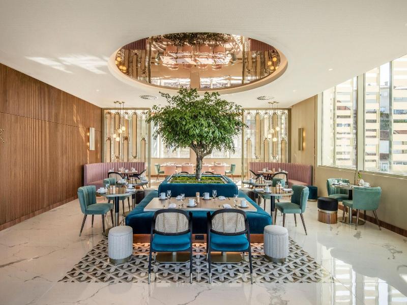 Renaissance Porto Lapa Hotel image
