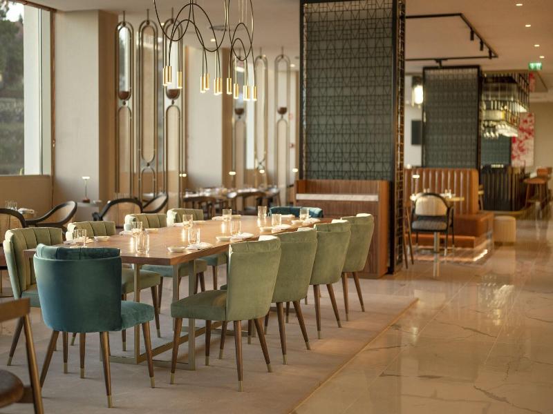 Renaissance Porto Lapa Hotel image