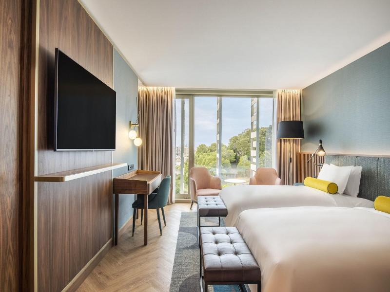 Renaissance Porto Lapa Hotel image