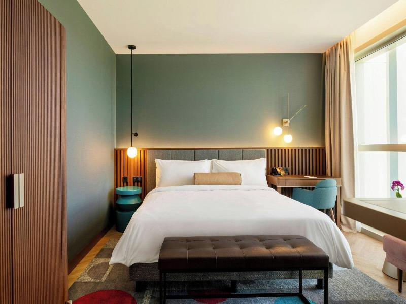 Renaissance Porto Lapa Hotel image