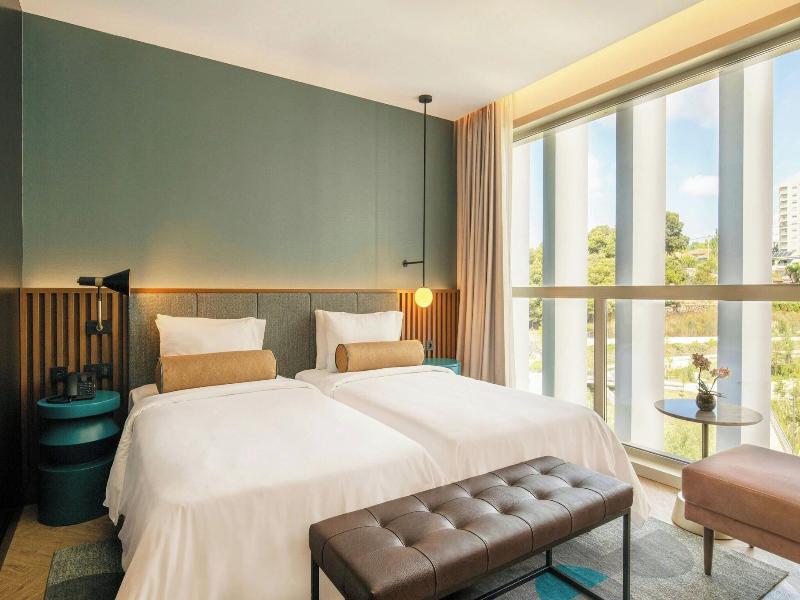 Renaissance Porto Lapa Hotel image