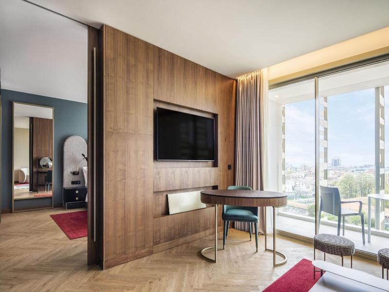 Renaissance Porto Lapa Hotel image