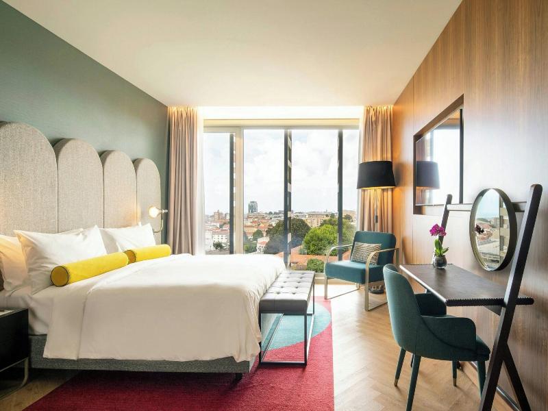 Renaissance Porto Lapa Hotel image