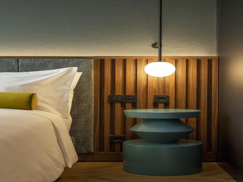 Renaissance Porto Lapa Hotel image