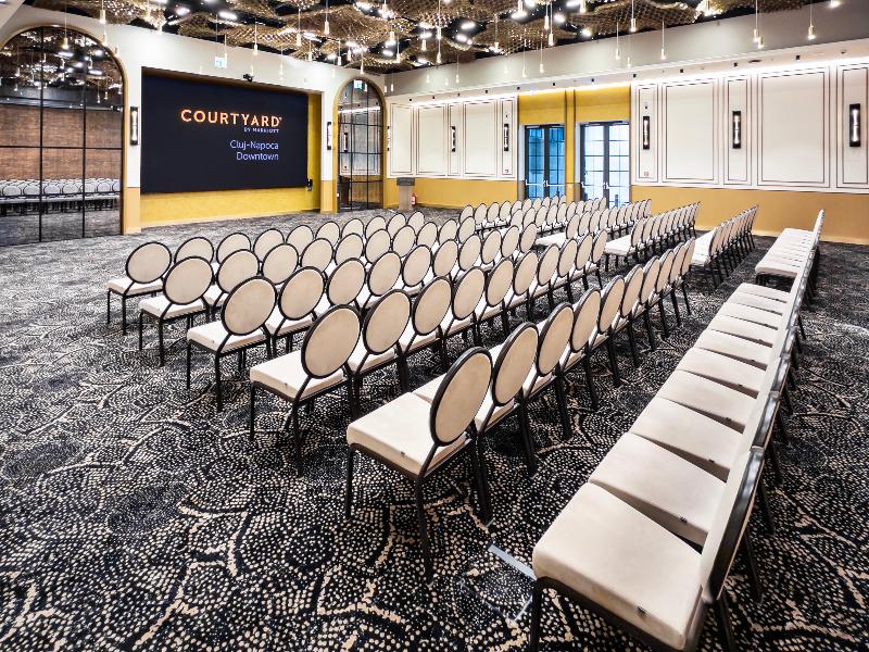 Courtyard By Marriott Cluj-Napoca Downtown image