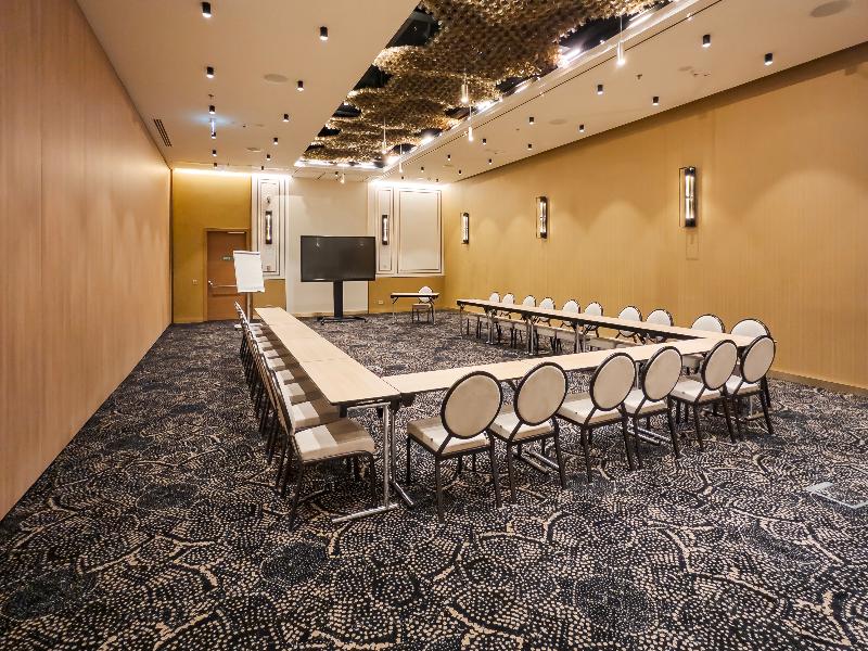 Courtyard By Marriott Cluj-Napoca Downtown image