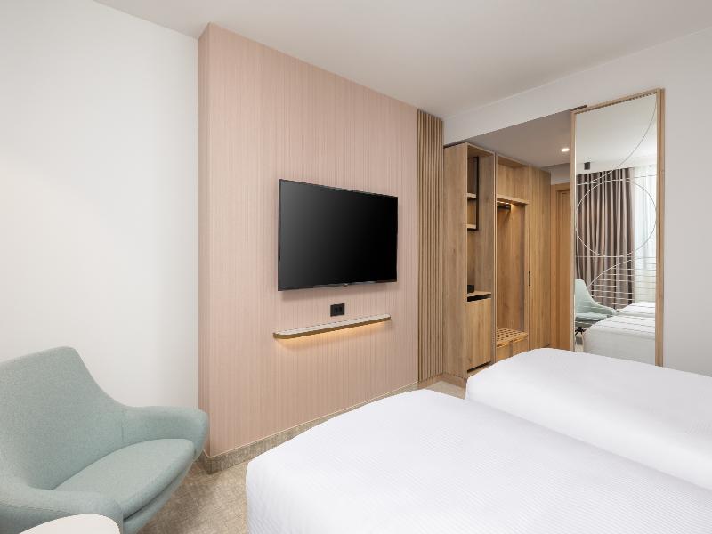 Courtyard By Marriott Cluj-Napoca Downtown image