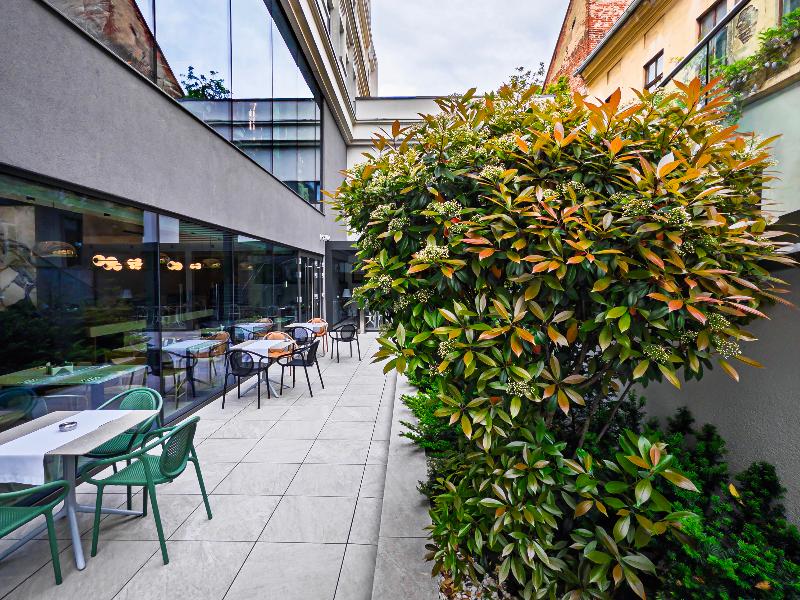 Courtyard By Marriott Cluj-Napoca Downtown image