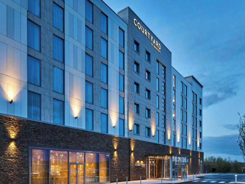 Courtyard By Marriott Sheffield image