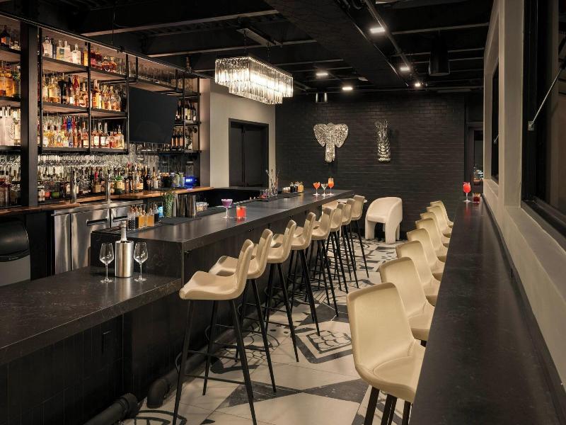 Moxy Columbia Downtown
