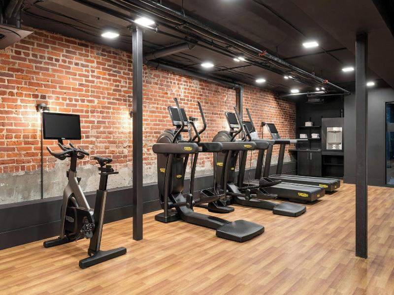 Moxy Columbia Downtown