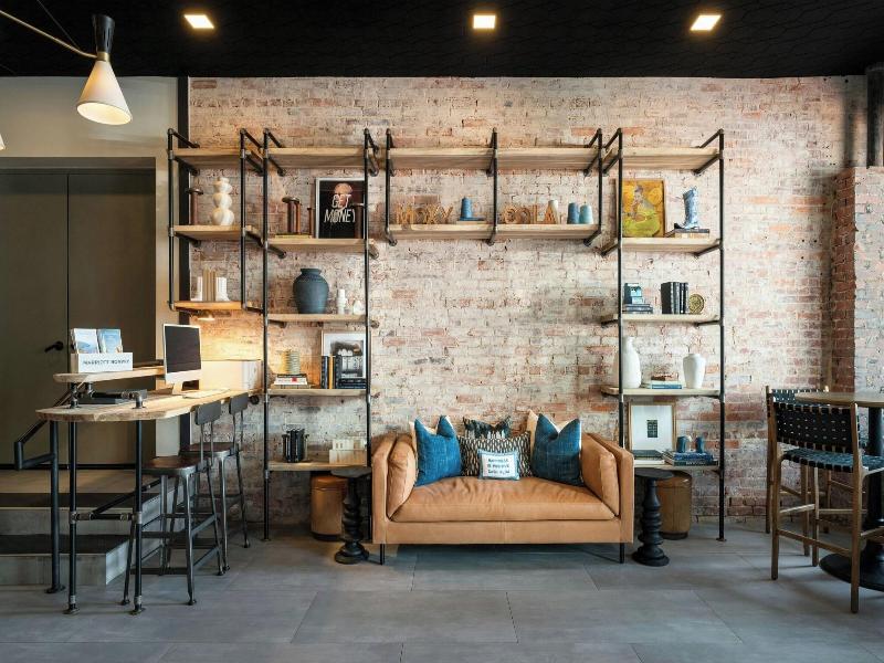 Moxy Columbia Downtown