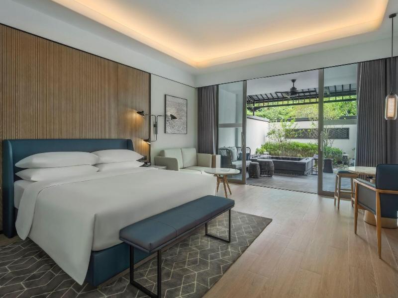 Sheraton Maoming Hot Spring Resort image