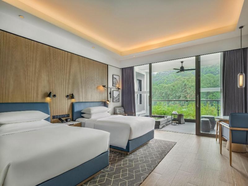 Sheraton Maoming Hot Spring Resort image