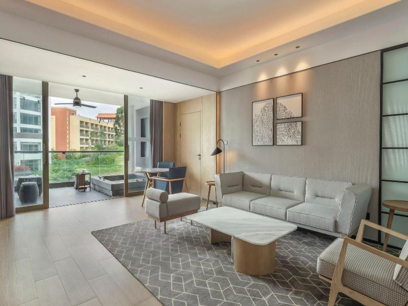 Sheraton Maoming Hot Spring Resort image